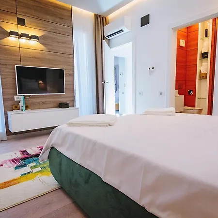 No 6 Apartment *