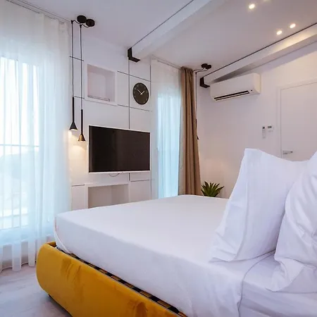 No 6 Apartment *