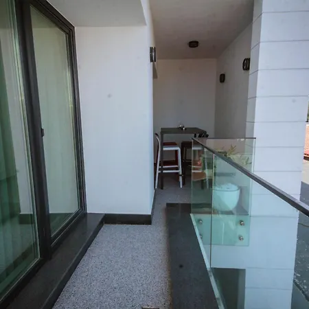 No 6 Apartment *
