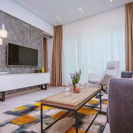 Apartment No 6 *