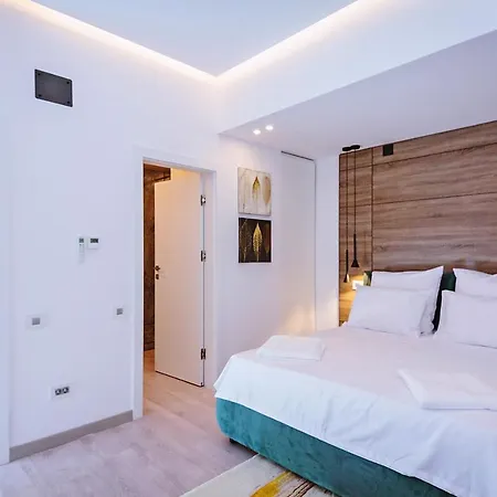 No 6 Apartment *