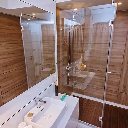 No 6 Apartment *