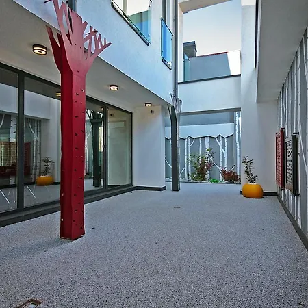 No 6 * Constanţa